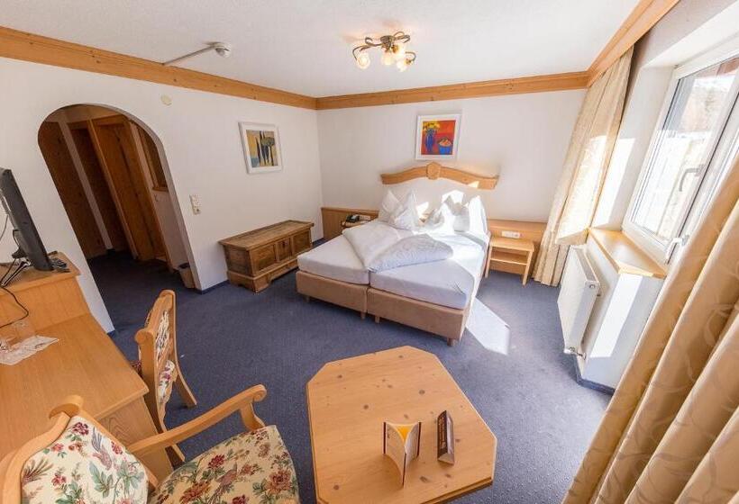 جناح جونيور, Karl Schranz