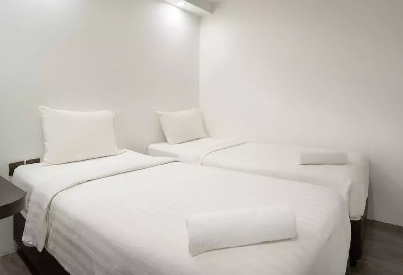 اتاق سوپریور, A Hotel Dickson