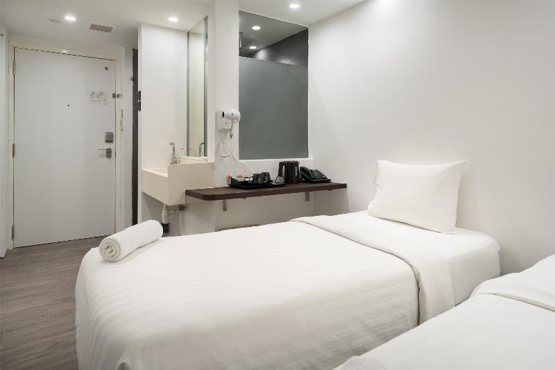 اتاق سوپریور, A Hotel Dickson