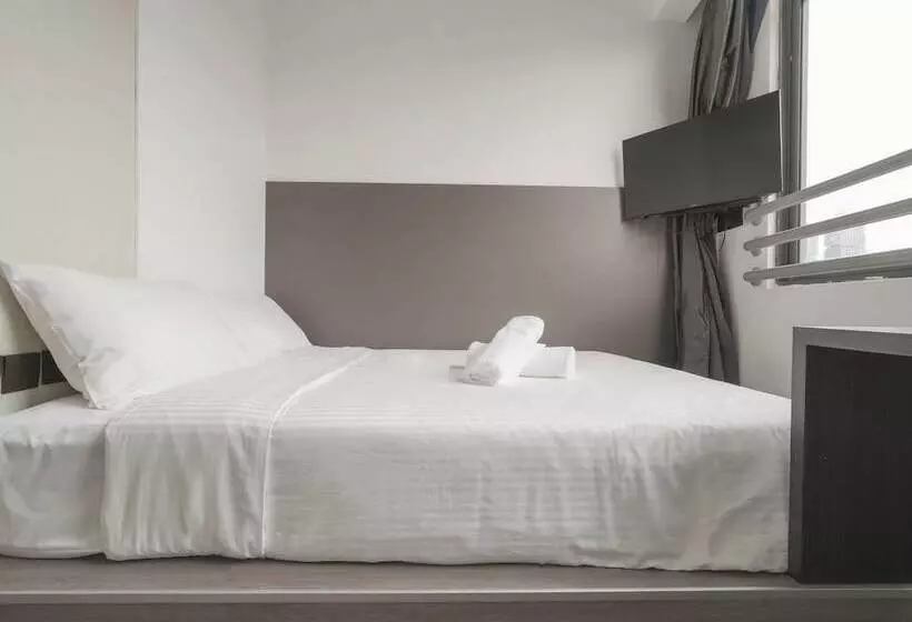 اتاق استاندارد چهار تخته, A Hotel Dickson