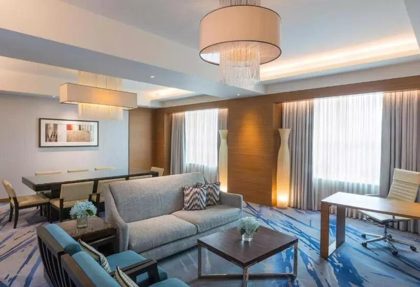 Deluxe Suite