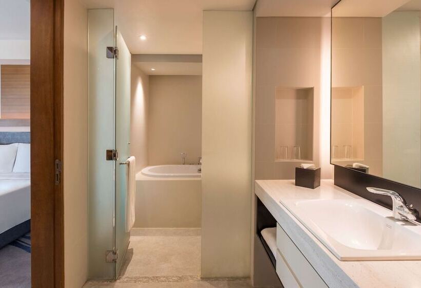 سوییت جونیور, Radisson Blu Cebu