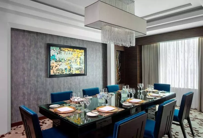 プレジデントスイートルーム, Radisson Blu Cebu
