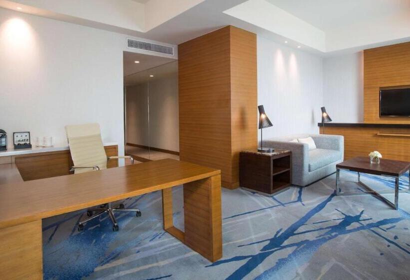 ジュニアスイート, Radisson Blu Cebu