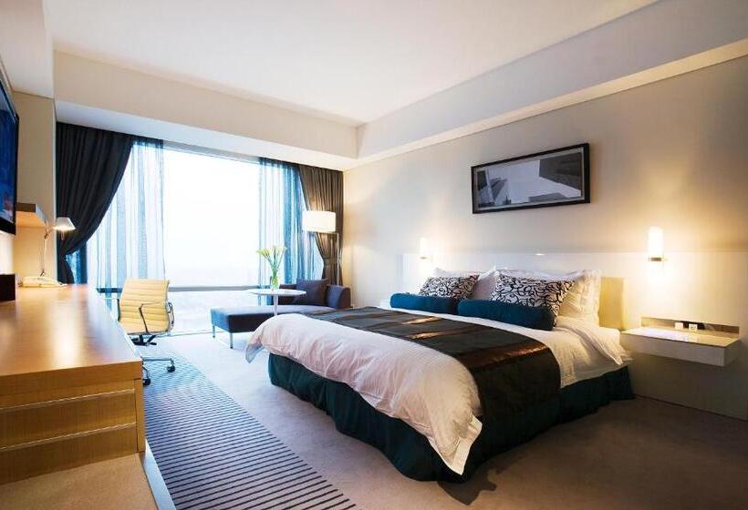 اتاق لوکس با تخت بزرگ, Ramada Plaza By Wyndham Suwon