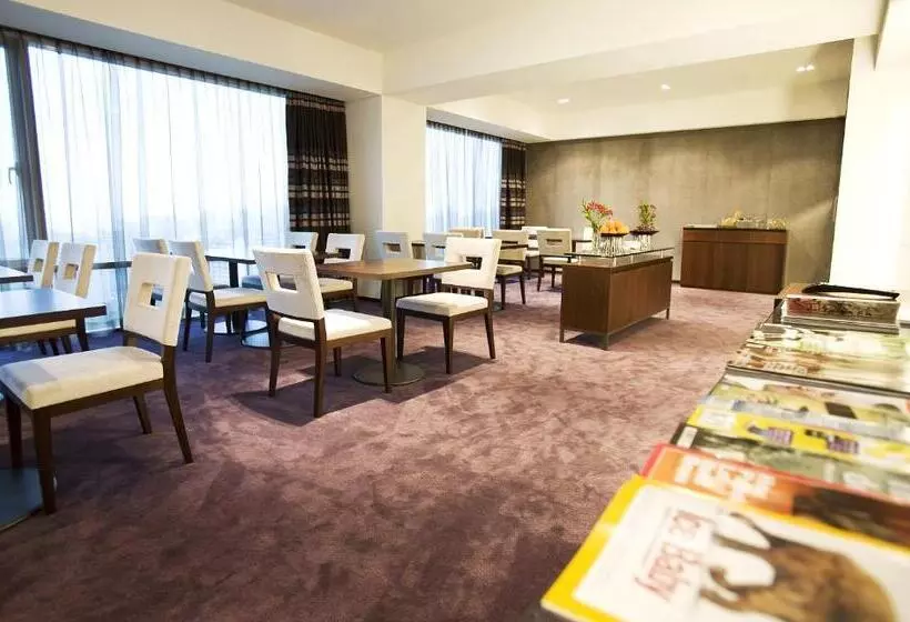 キングサイズベッドのエクゼクティブルーム, Ramada Plaza By Wyndham Suwon