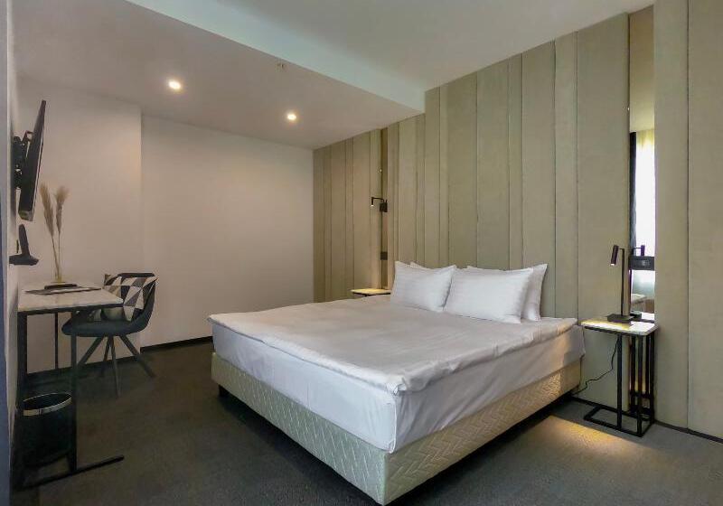 Quarto Estandar, Riverge Akebono