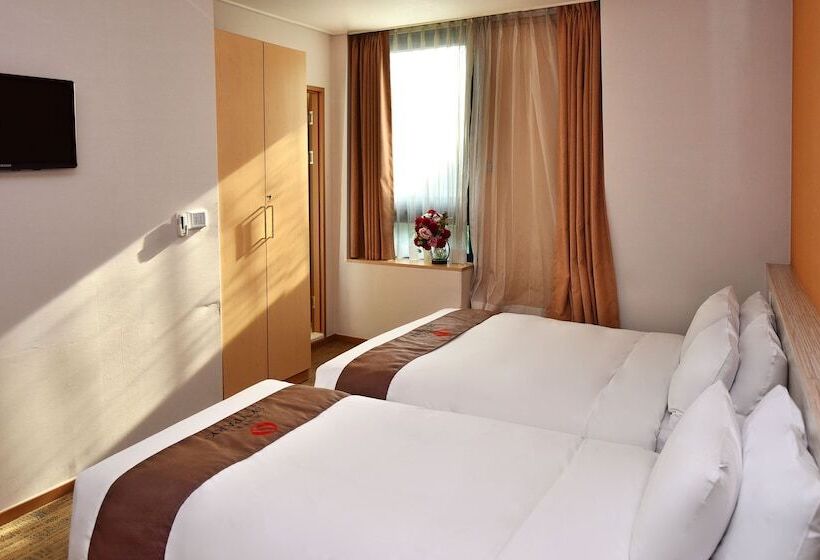 Camera Deluxe, Skypark Myeongdong 2