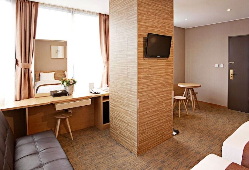 Camera Tripla Standard, Skypark Myeongdong 2