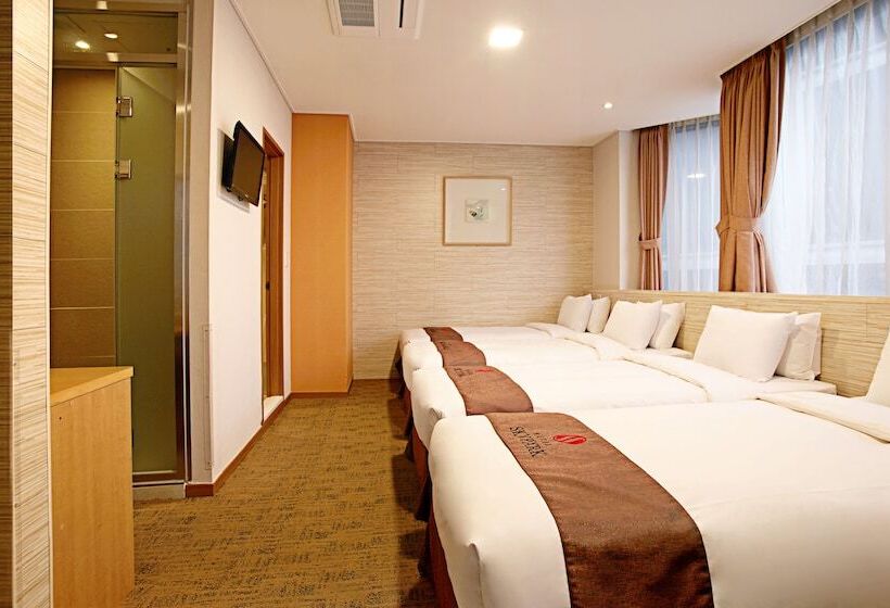 Четырехместный Номер Стандарт, Skypark Myeongdong 2