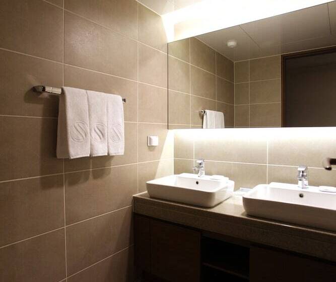 Camera Tripla Standard, Skypark Myeongdong 2