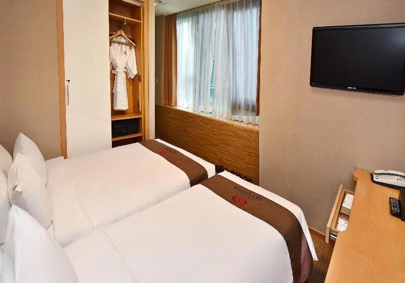 Номер Deluxe, Skypark Myeongdong 2