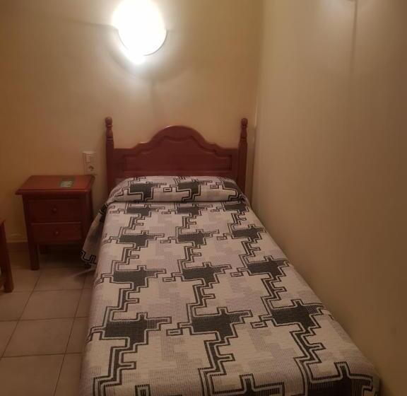 اتاق استاندارد سه نفره, Sucara