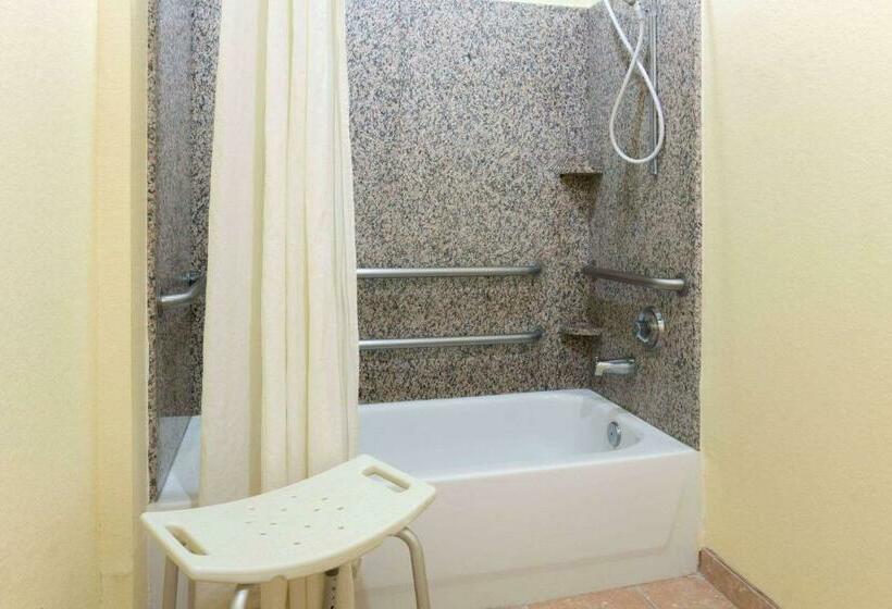 غرفة قياسية سرير كينج لذوى الإحتياجات الخاصة, Super 8 By Wyndham Stafford Sugarland Area