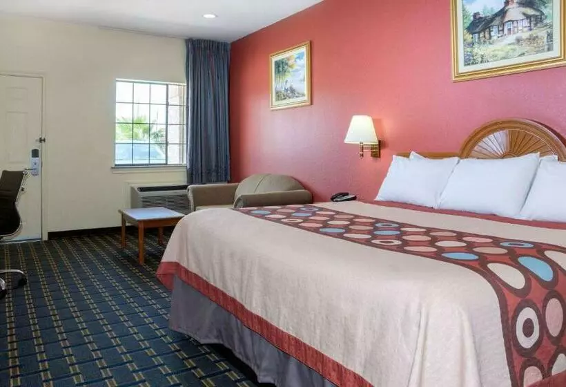 Standard-invahuone King-vuode, Super 8 By Wyndham Stafford Sugarland Area