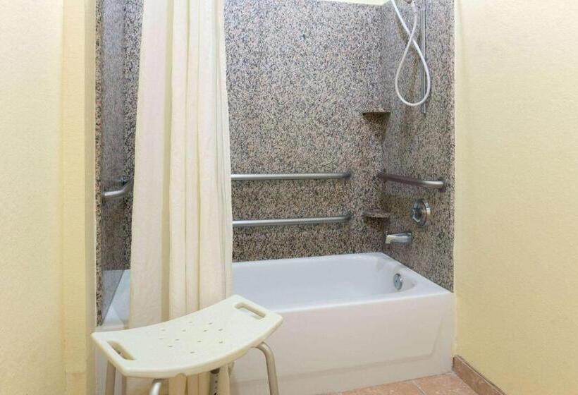 غرفة قياسية لذوى الاحتياجات الخاصة, Super 8 By Wyndham Stafford Sugarland Area