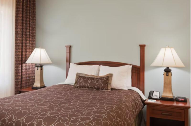 سوئیت برای معلولان, Staybridge Suites Lafayette Airport, An Ihg