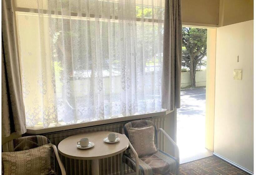 חדר סטנדרט לארבעה, The Clarendon Motel Katoomba