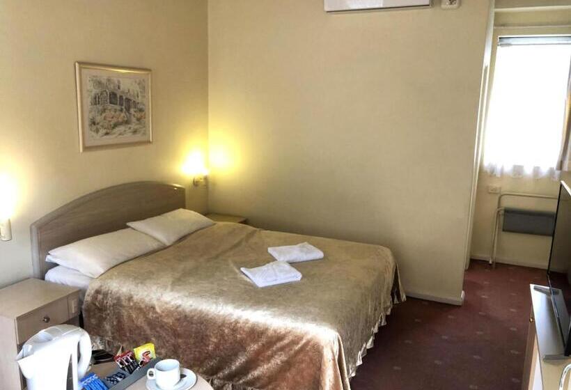 חדר סטנדרט עם מיטת קווין, The Clarendon Motel Katoomba