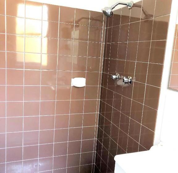 חדר סטנדרט לשלושה, The Clarendon Motel Katoomba