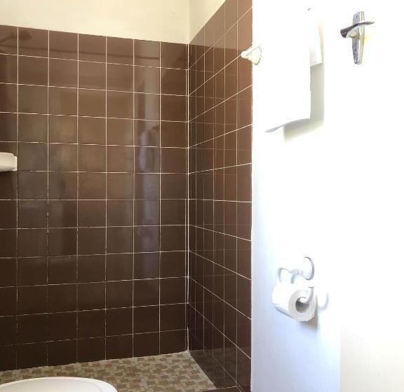 חדר סטנדרט לשלושה, The Clarendon Motel Katoomba