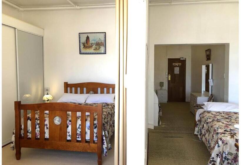 Семейный Номер, The Clarendon Motel Katoomba