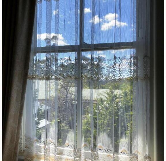 חדר מוזל מקלחת משותפת, The Clarendon Motel Katoomba