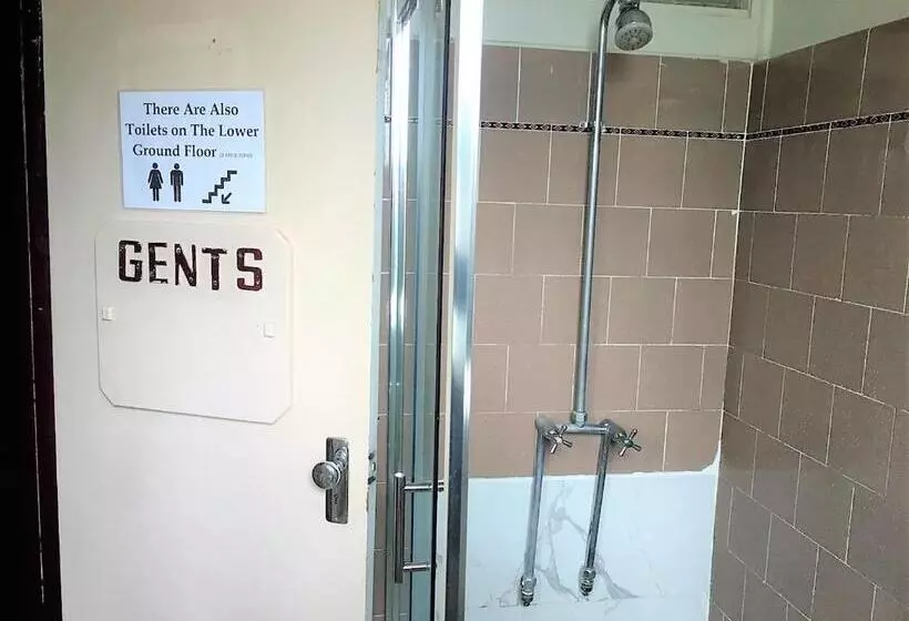 浴室共有のエコノミールーム, The Clarendon Motel Katoomba