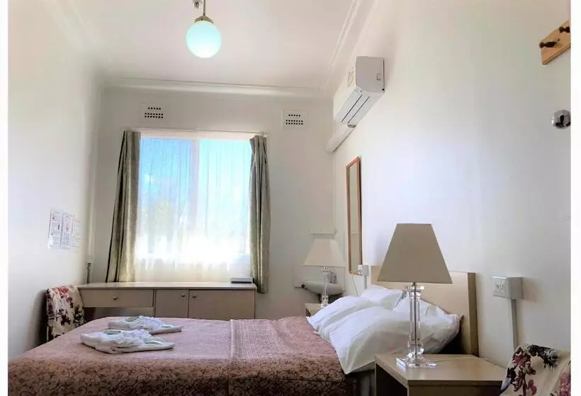 バス共有のスタンダードルーム, The Clarendon Motel Katoomba
