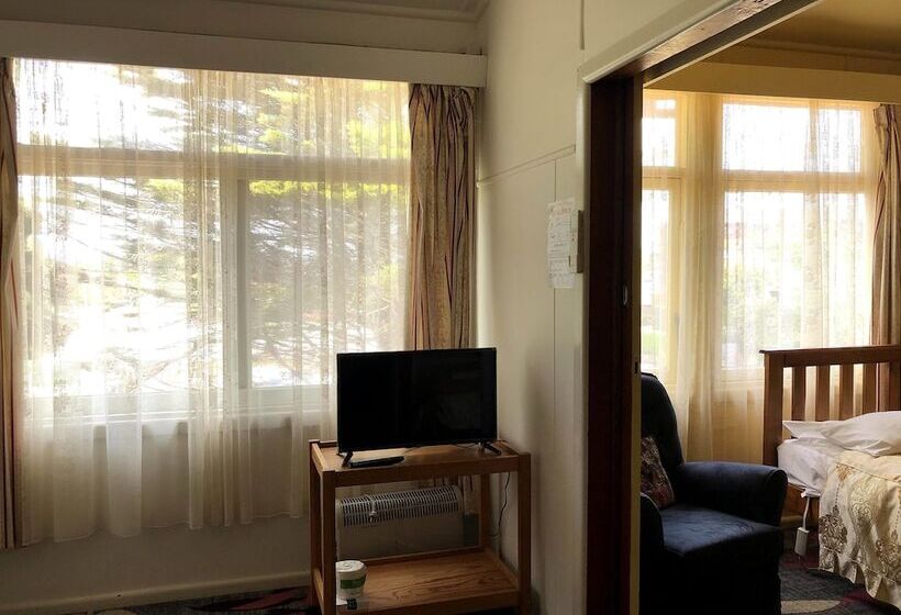 חדר משפחתי, The Clarendon Motel Katoomba