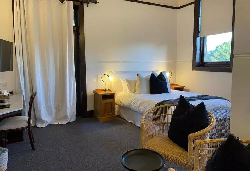 اتاق استاندارد سه تخته با چشم‌انداز باغ, Ballina Manor Boutique