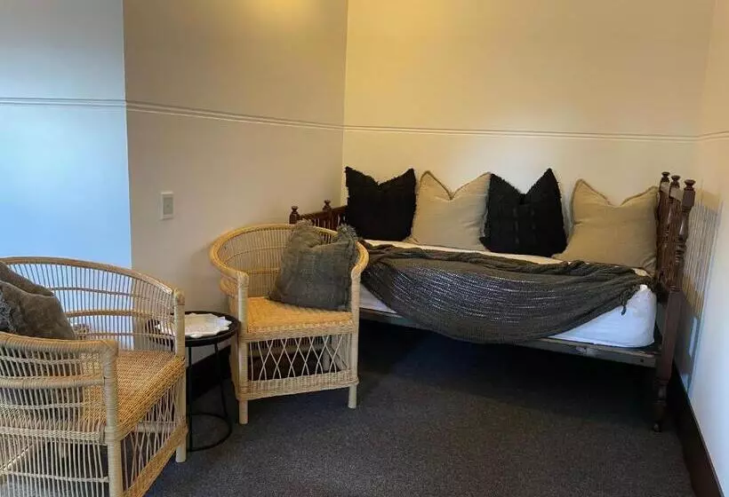 اتاق استاندارد سه تخته با چشم‌انداز باغ, Ballina Manor Boutique