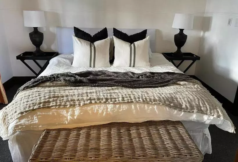 اتاق استاندارد سه تخته با چشم‌انداز باغ, Ballina Manor Boutique
