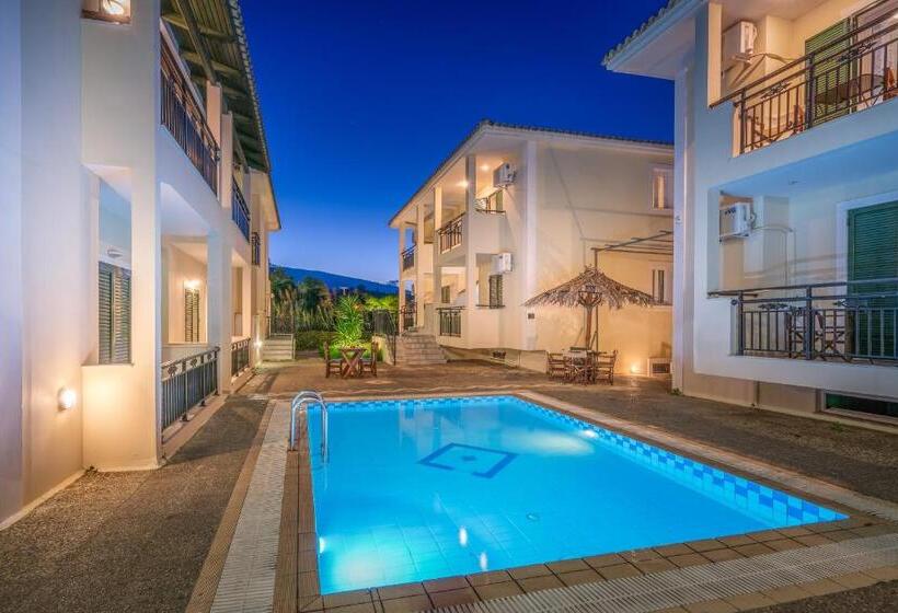 استودیو استاندارد با چشم‌انداز استخر, Cactus