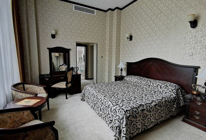 غرفة قياسية, Carol