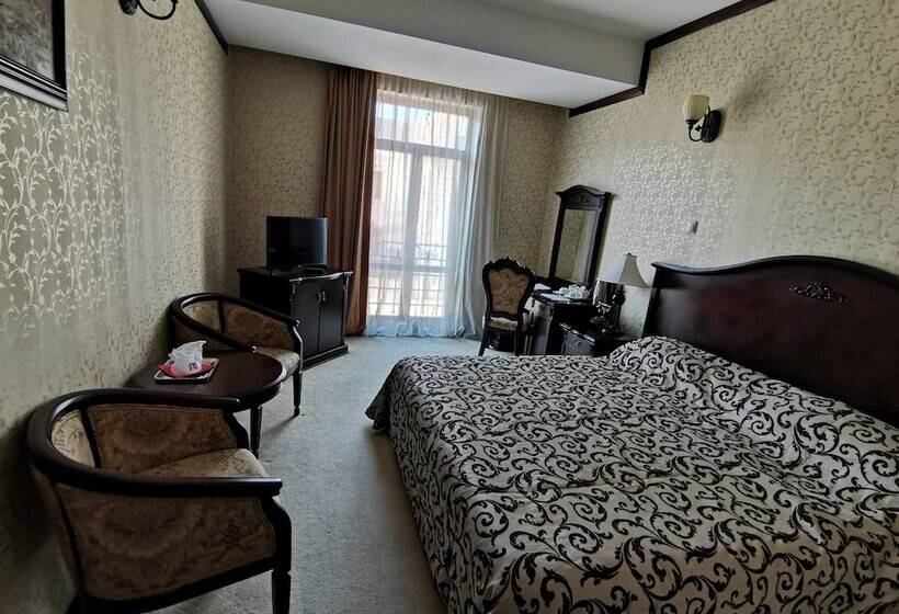 غرفة قياسية, Carol