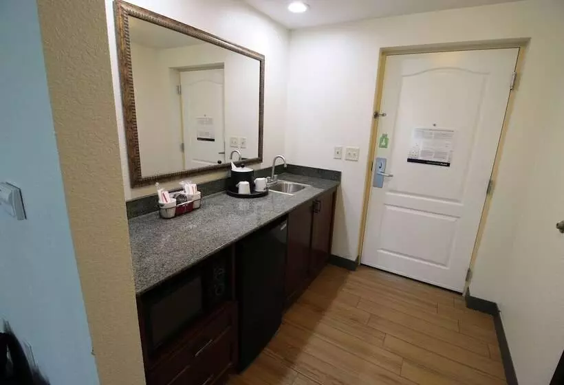 スタンダードスタジオ, Hampton Inn & Suites Palm Coast