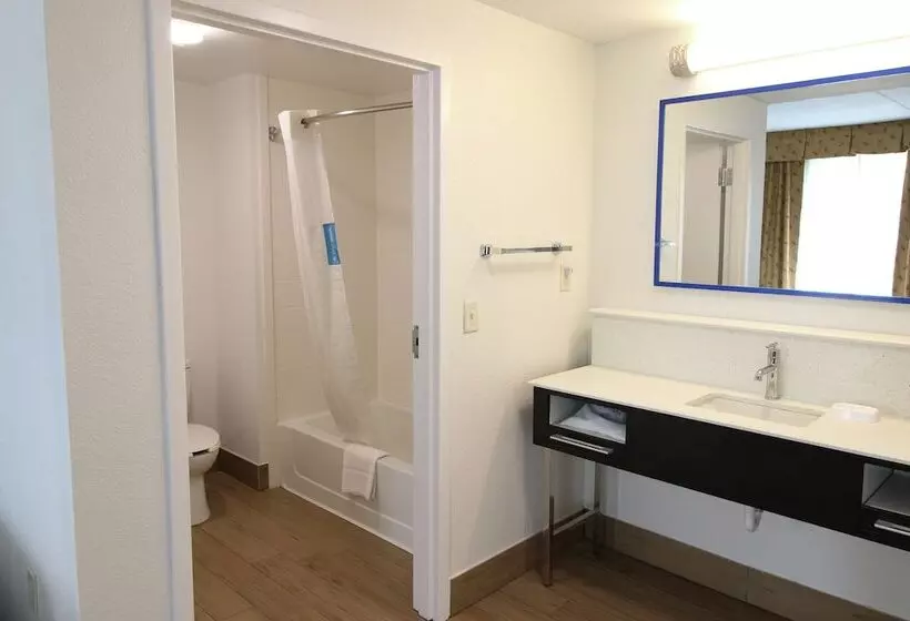 スタンダードスタジオ, Hampton Inn & Suites Palm Coast