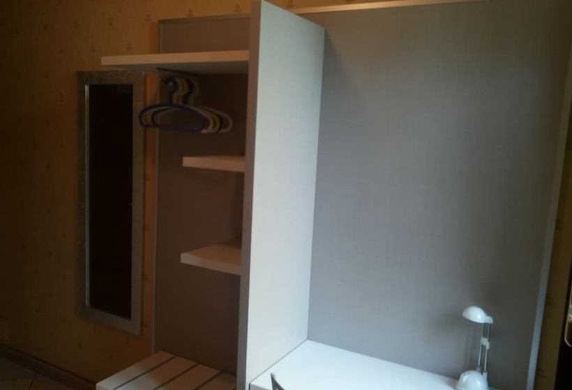 标准单人间, Le Querce