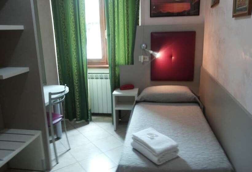 标准单人间, Le Querce