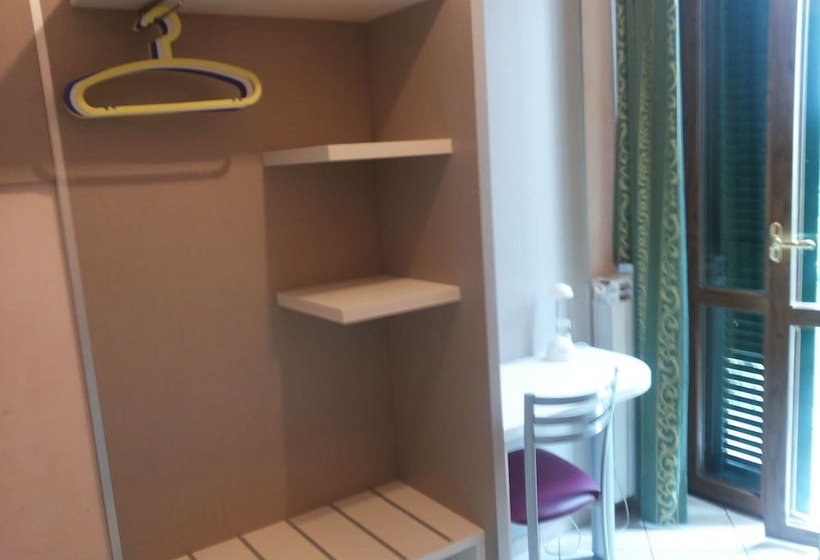 标准单人间, Le Querce