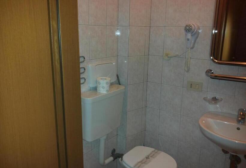 标准间, Le Querce