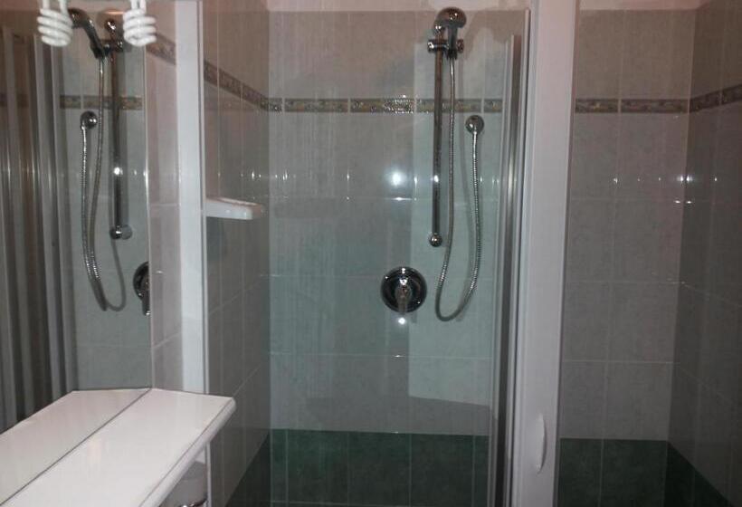 四人标准间, Le Querce