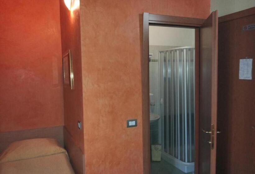 四人标准间, Le Querce