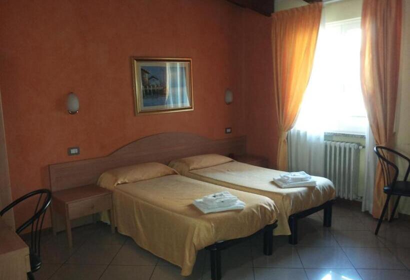 四人标准间, Le Querce