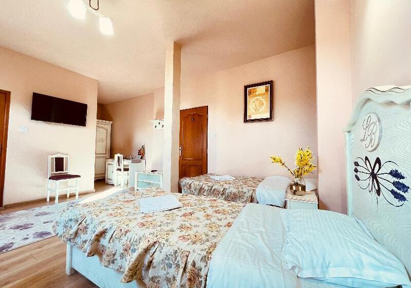 חדר דלוקס לשלושה, Leaganul Bucovinei Guest House