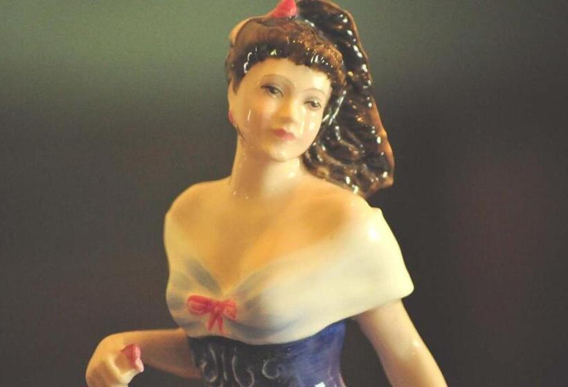 スタンダードルーム, Ormiston House