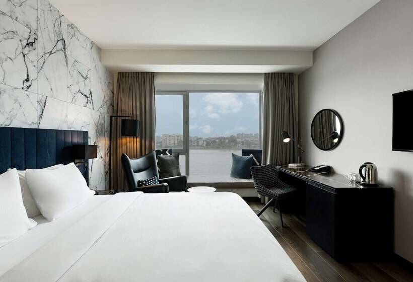 اتاق پریمیوم با چشمانداز دریاچه, Radisson Blu Anchorage