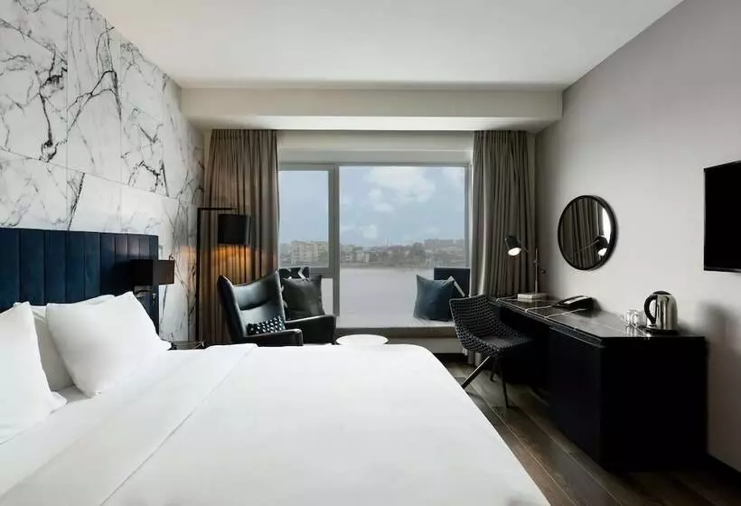 اتاق پریمیوم با چشم‌انداز دریاچه, Radisson Blu Anchorage