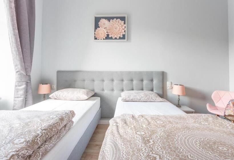 اتاق استاندارد, Babel Hostel, Dworzec Pkp, Rynek